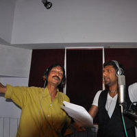 Malaysia Singer Anand sings for Oru Nadigaiyin Vakkumoolam